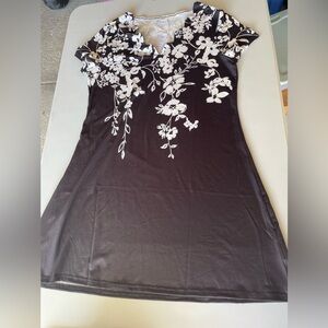 Short sleeved floral dress